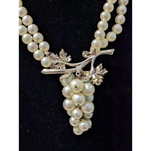 Vintage Double Strand Faux Pearl Necklace With Grapevine Pendant - Picture 4 of 11